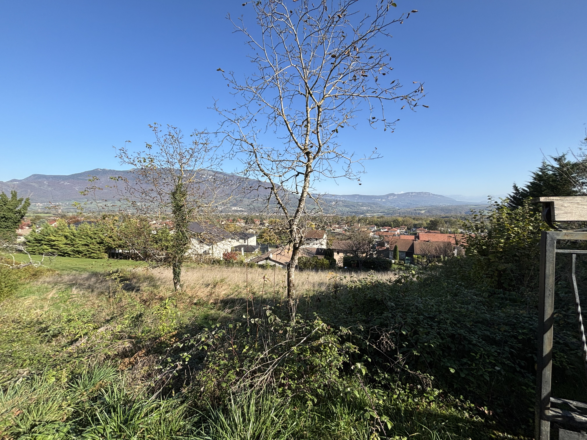 Terrain de 801 m2 à Valserhône