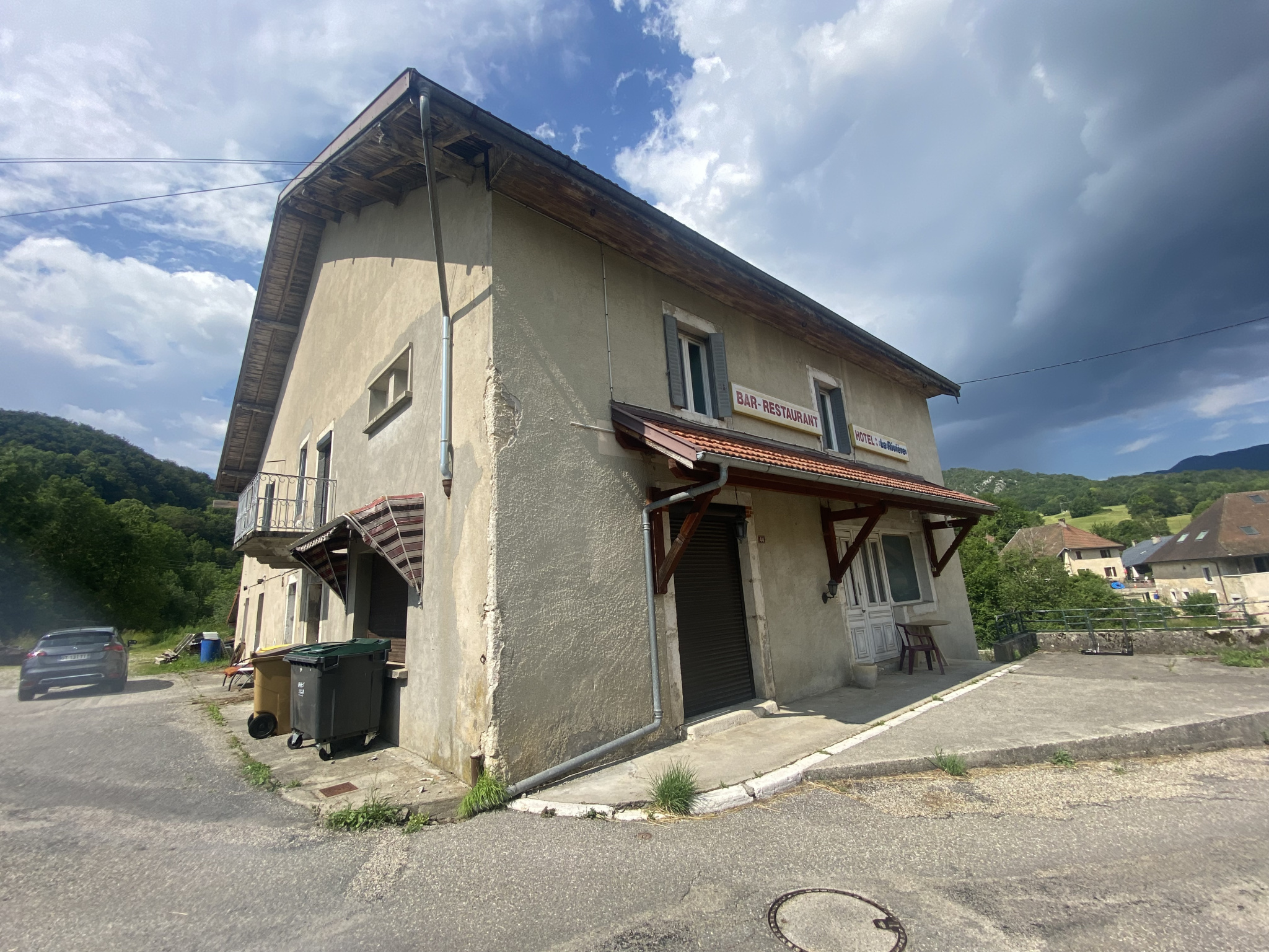 Ancien hôtel à réhabiliter